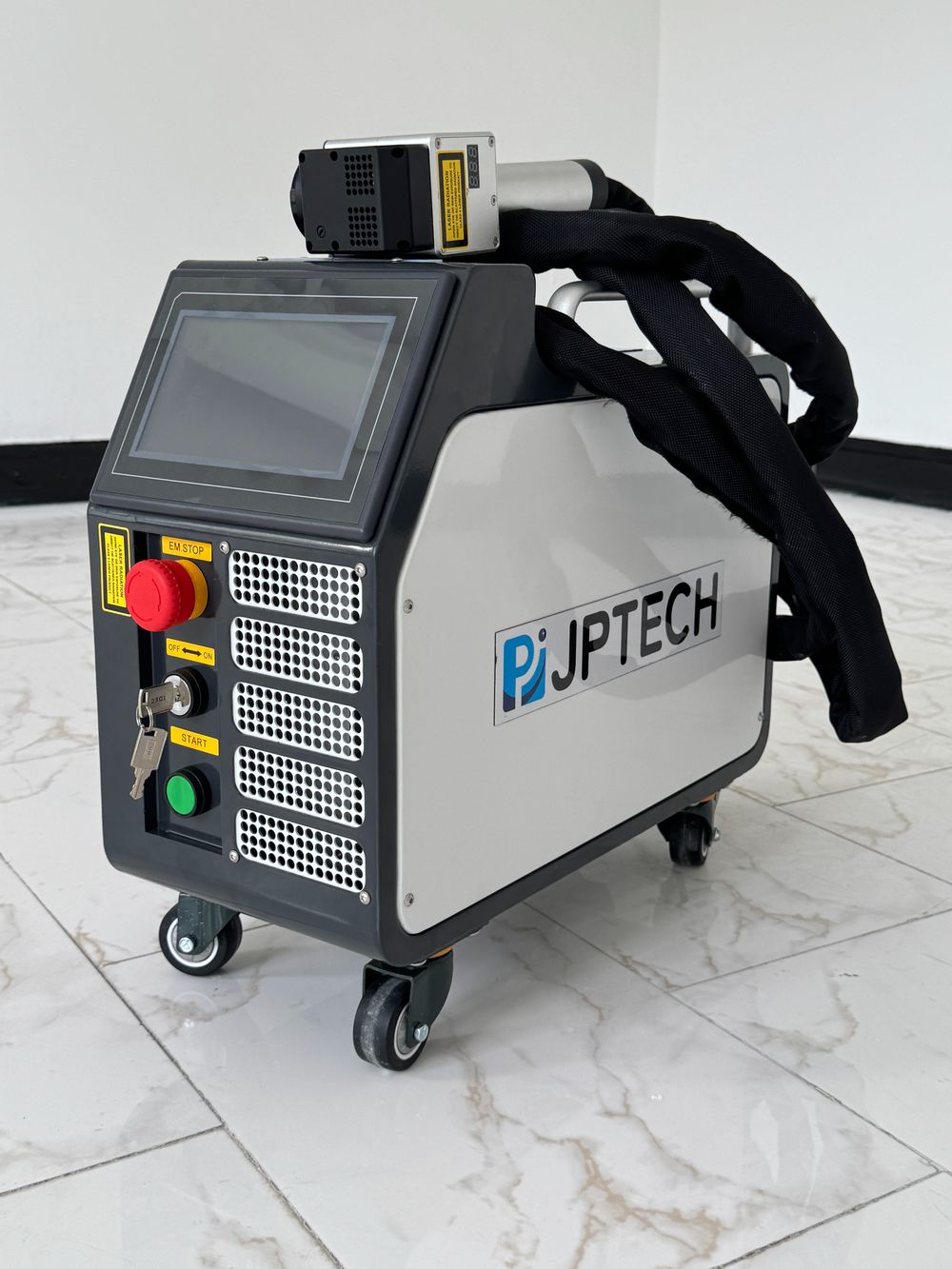 آلة تنظيف الصدأ المحمولة باللي - مراجعة Portable Laser Rust Removal وسعره