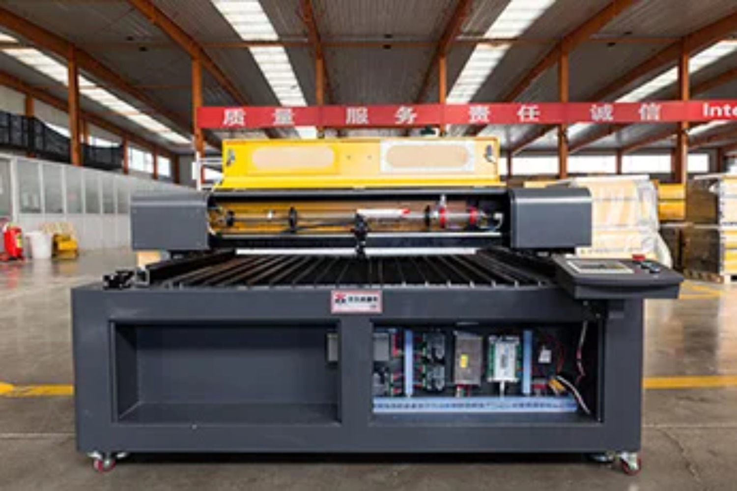 سعر المصنع CNC الصفائح المعدني - مراجعة Industrial Laser Cutting Machine Price وسعره
