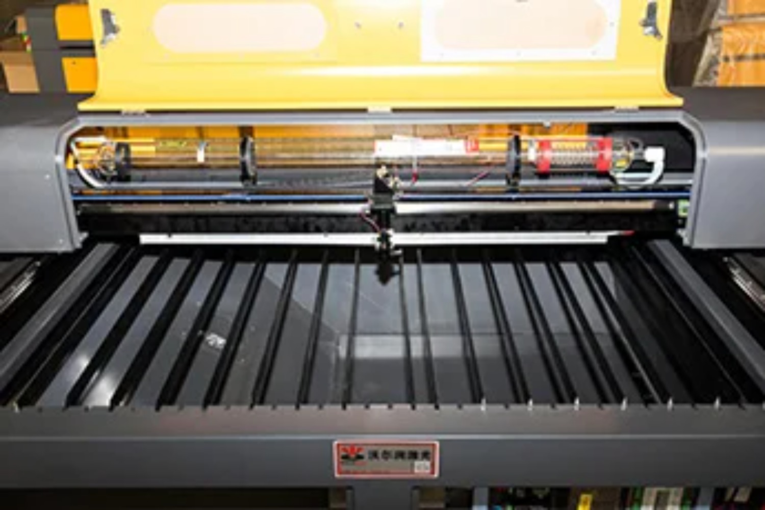 سعر المصنع CNC الصفائح المعدني - مراجعة Industrial Laser Cutting Machine Price وسعره
