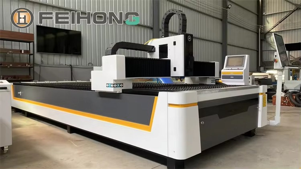 آلة قطع بالليزر الليفي بسعر جي - مراجعة Industrial Laser Cutting Machine Price وسعره