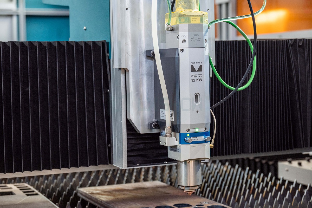 آلات قطع بالليزر صناعية ثقيلة  - مراجعة Industrial Laser Cutting Machine Price وسعره