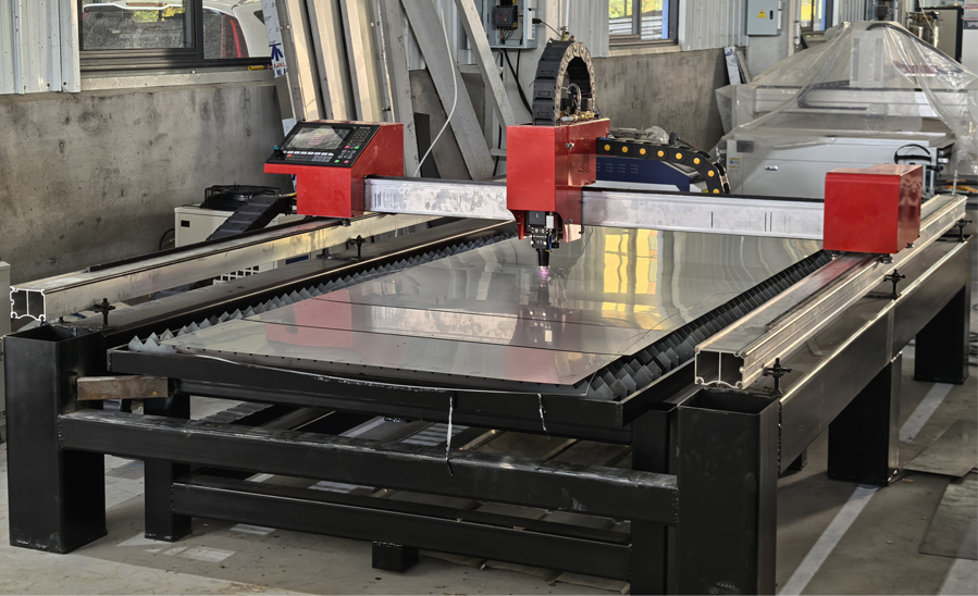 آلة القطع بليزر الألياف المعدن - مراجعة Industrial Laser Cutting Machine Price وسعره