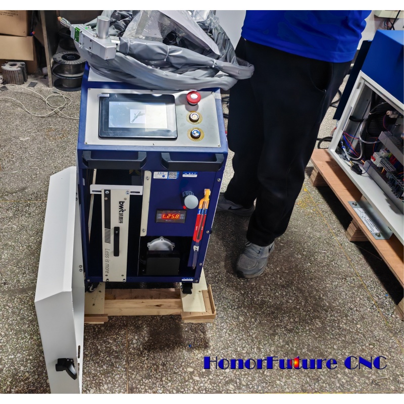آلة لحام ليزر محمولة بقوة 1500 - مراجعة Industrial Laser Welder وسعره